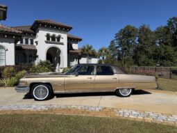 
										1976 Cadillac Fleetwood Brougham full									
