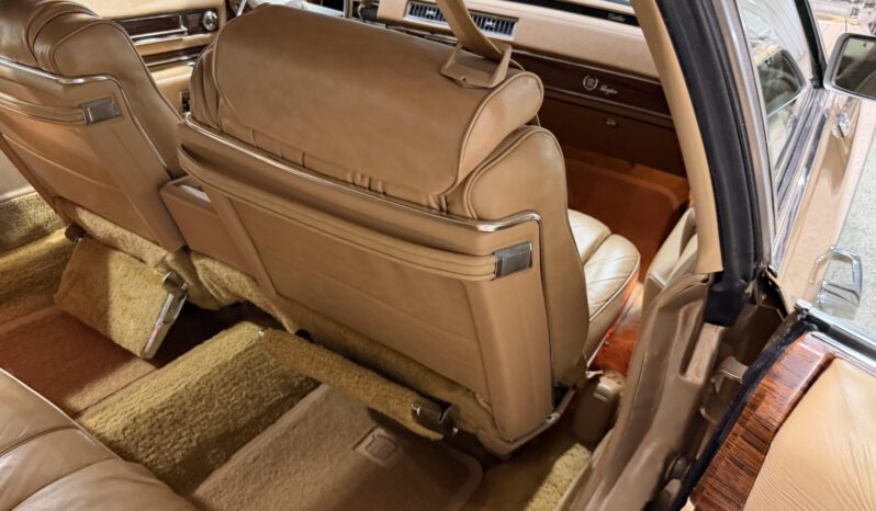 
								1976 Cadillac Fleetwood Brougham full									