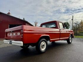 1967 Ford F-100 Custom Cab 3-Speed