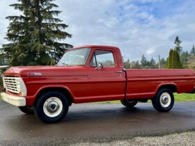 1967 Ford F-100 Custom Cab 3-Speed