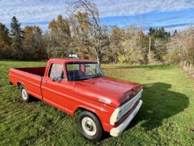 1967 Ford F-100 Custom Cab 3-Speed