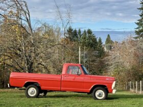 1967 Ford F-100 Custom Cab 3-Speed