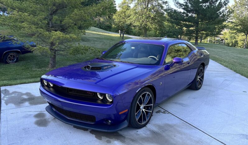 								2016 Dodge Challenger 392 Hemi 6SPD full									