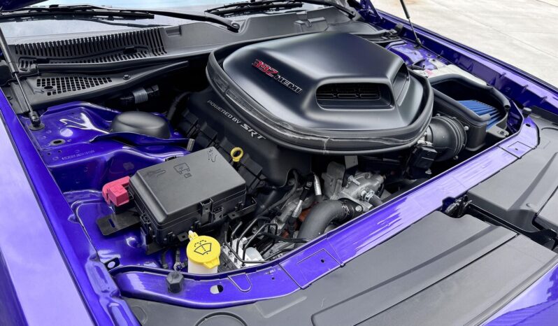 								2016 Dodge Challenger 392 Hemi 6SPD full									