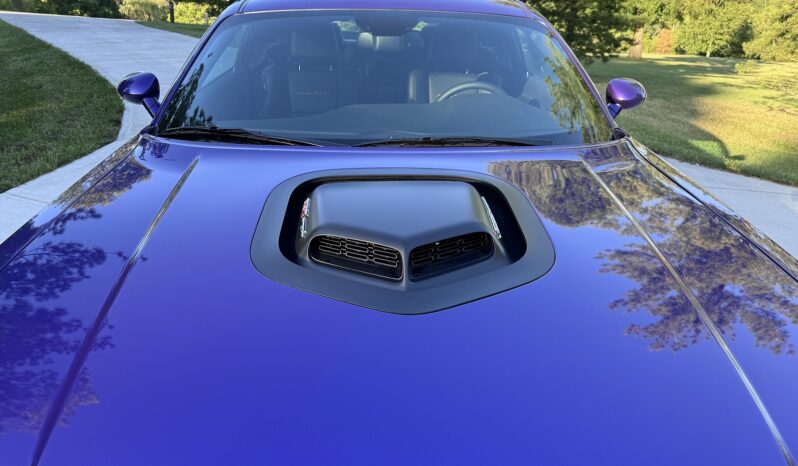 								2016 Dodge Challenger 392 Hemi 6SPD full									