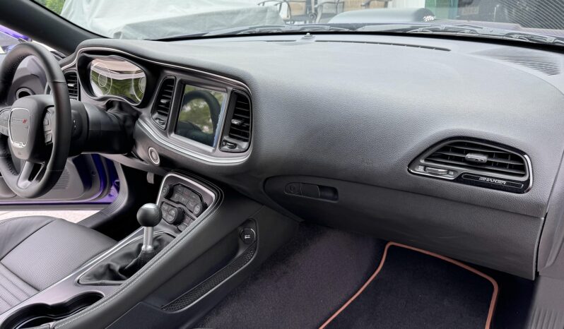 								2016 Dodge Challenger 392 Hemi 6SPD full									