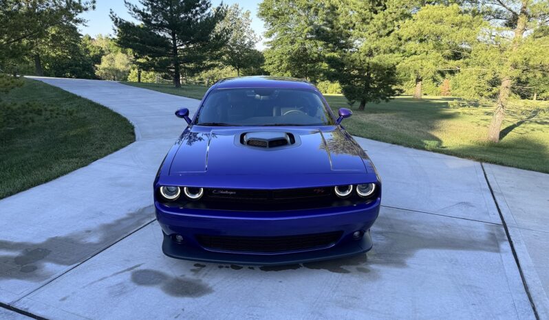 								2016 Dodge Challenger 392 Hemi 6SPD full									