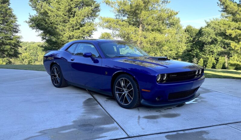 								2016 Dodge Challenger 392 Hemi 6SPD full									