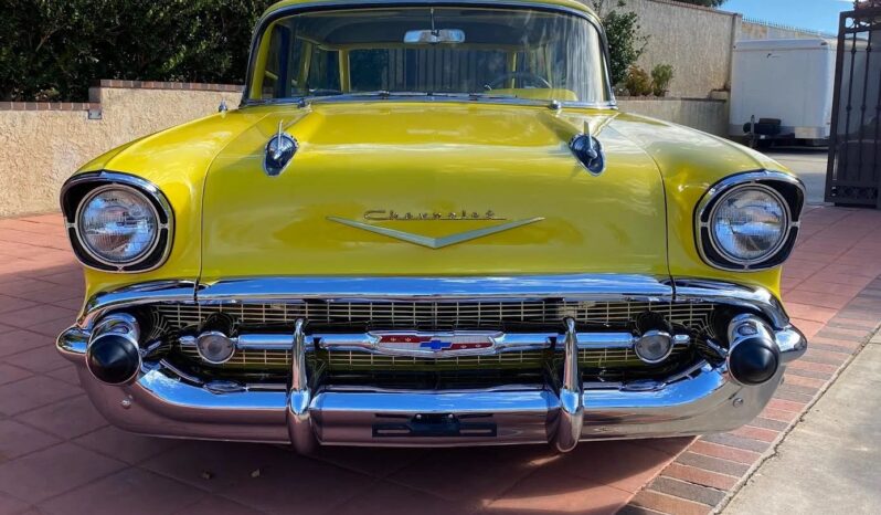 								1957 Chevrolet Nomad 5.7 L full									