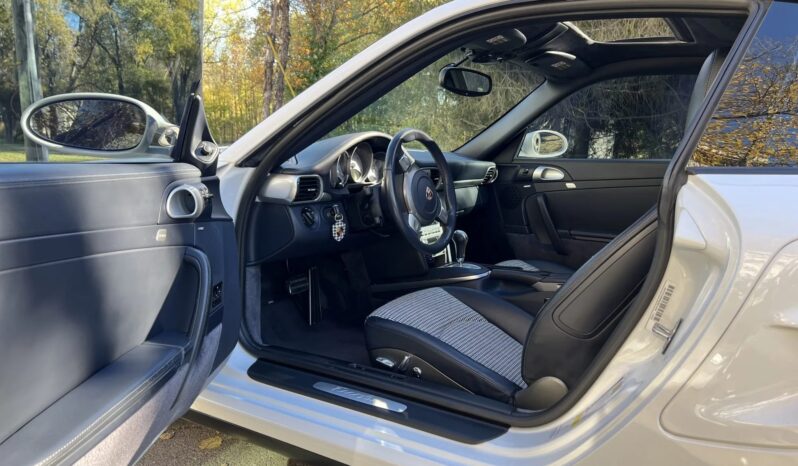 
								2008 Porsche 911 Turbo Coupe full									