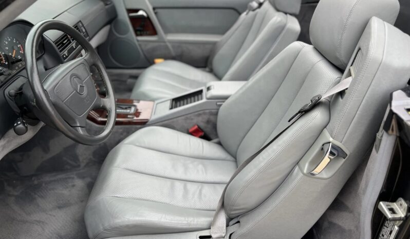 
								1992 Mercedes-Benz 500SL 5.0-Liter V8 full									