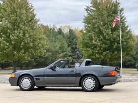 1992 Mercedes-Benz 500SL 5.0-Liter V8