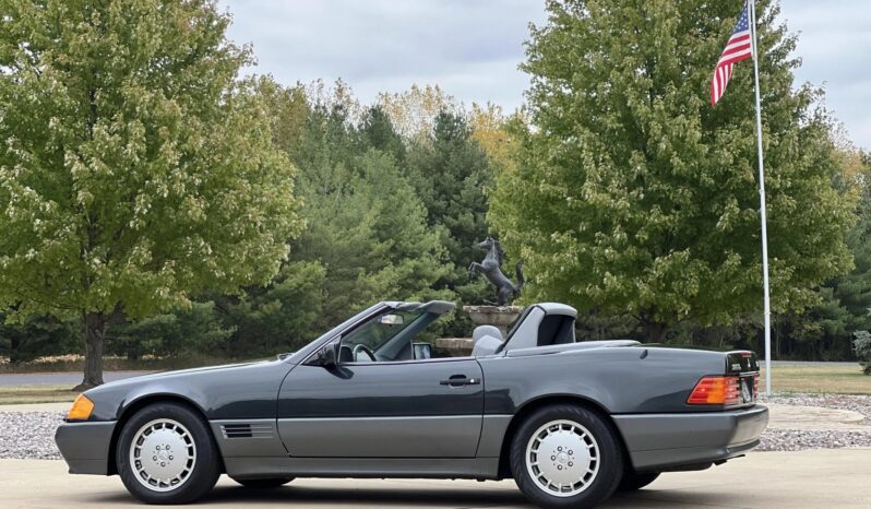 
								1992 Mercedes-Benz 500SL 5.0-Liter V8 full									