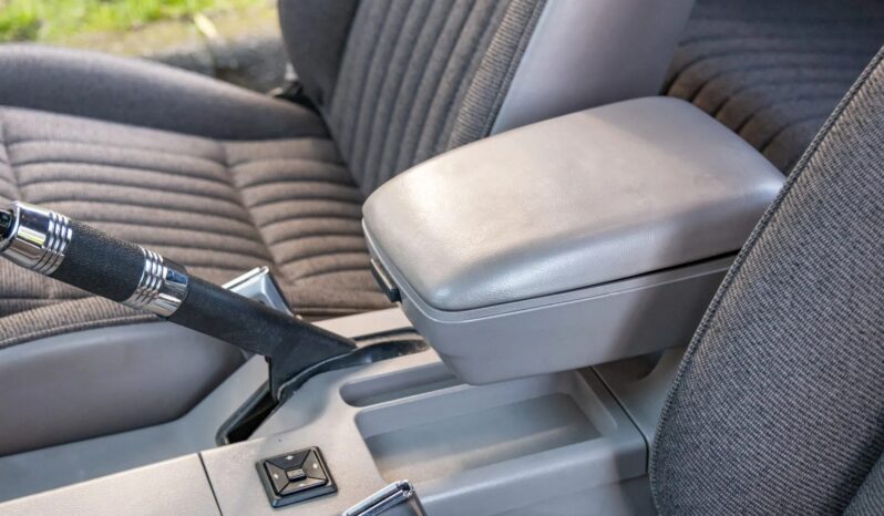 
								1992 Ford Mustang LX 5.0 Hatchback full									