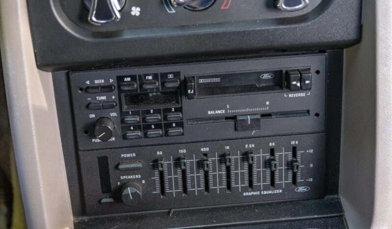 
								1992 Ford Mustang LX 5.0 Hatchback full									