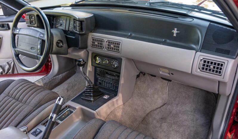 
								1992 Ford Mustang LX 5.0 Hatchback full									