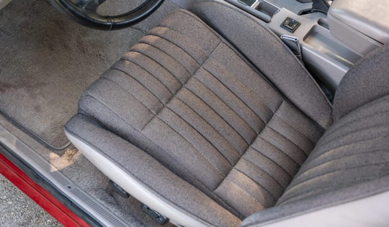 
								1992 Ford Mustang LX 5.0 Hatchback full									