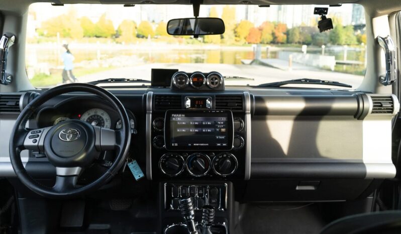 
								2007 Toyota FJ Cruiser full									