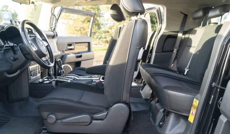 
								2007 Toyota FJ Cruiser full									