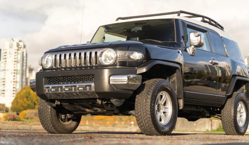 
								2007 Toyota FJ Cruiser full									