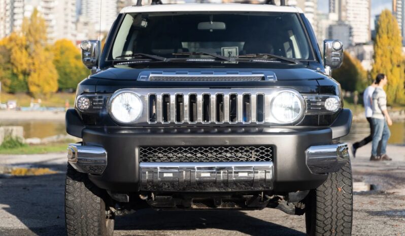 
								2007 Toyota FJ Cruiser full									