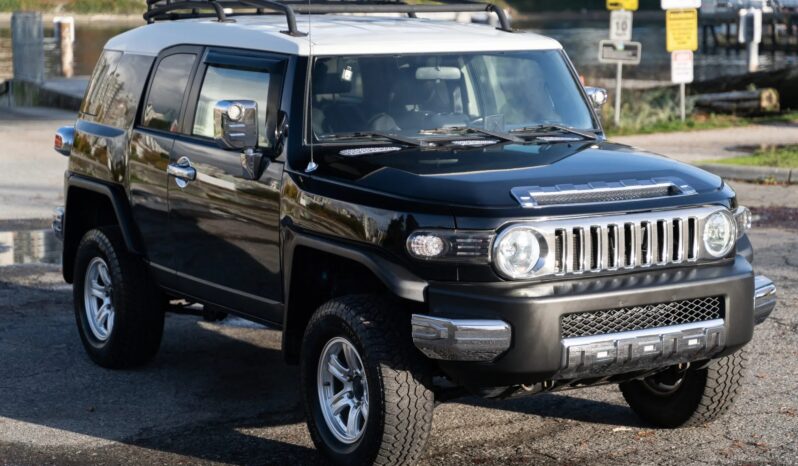 
								2007 Toyota FJ Cruiser full									