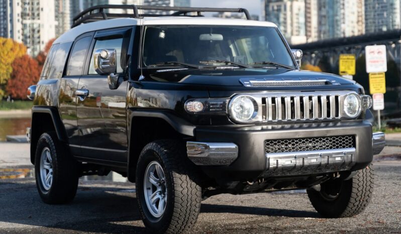 
								2007 Toyota FJ Cruiser full									