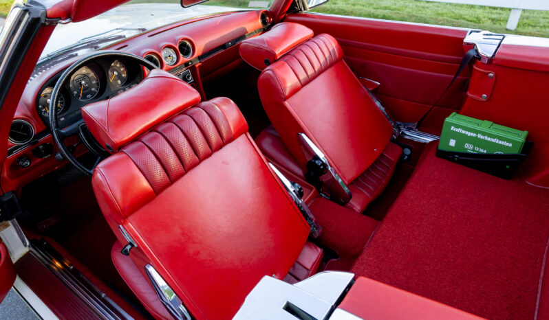 
								1972 Mercedes-Benz 350SL full									