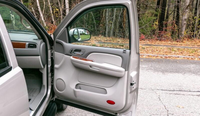 
								2008 GMC Yukon SLT-2 4×4 full									