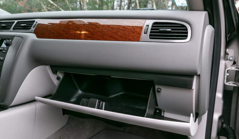 
								2008 GMC Yukon SLT-2 4×4 full									