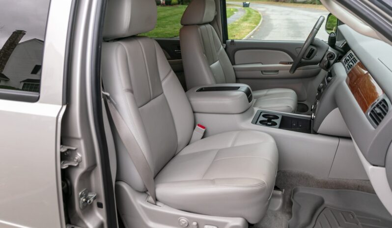 
								2008 GMC Yukon SLT-2 4×4 full									