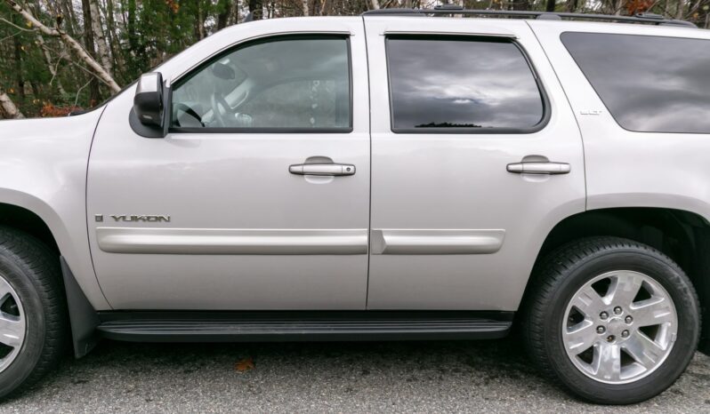 
								2008 GMC Yukon SLT-2 4×4 full									