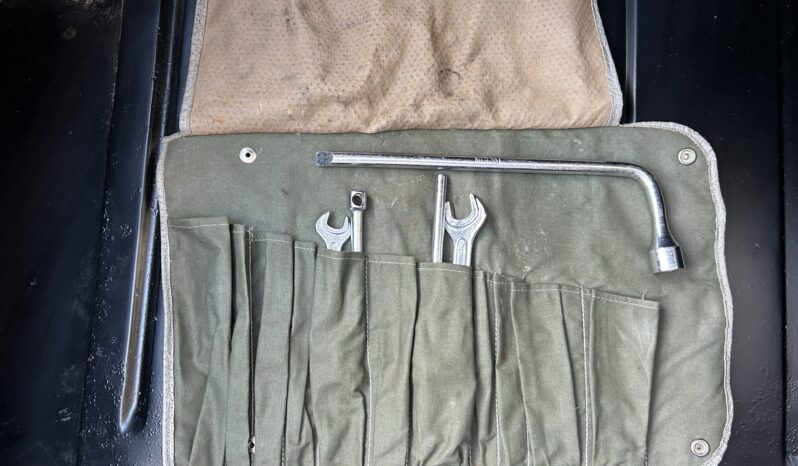 
								1970 Mercedes-Benz 280SL full									