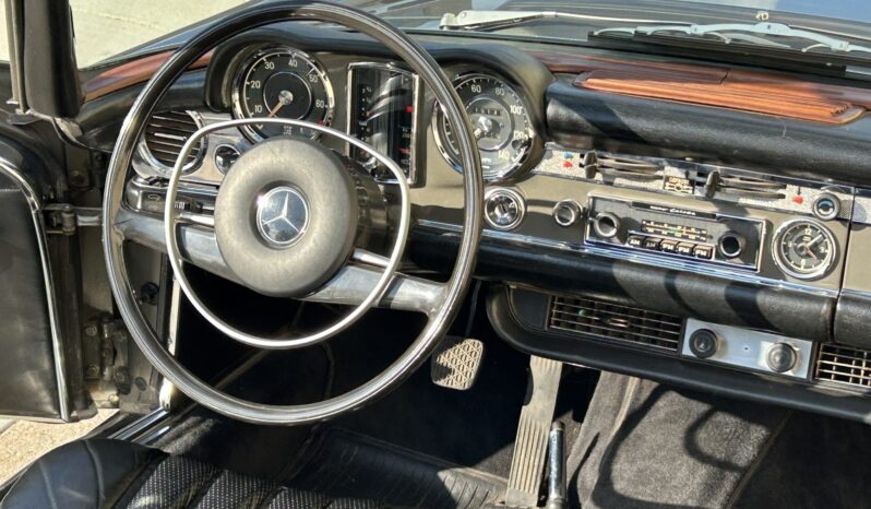 
								1970 Mercedes-Benz 280SL full									