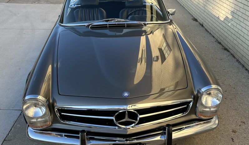 
								1970 Mercedes-Benz 280SL full									