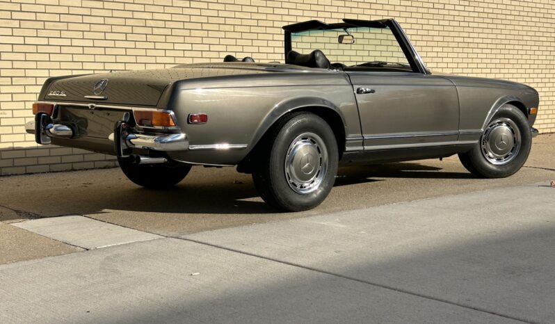 
								1970 Mercedes-Benz 280SL full									