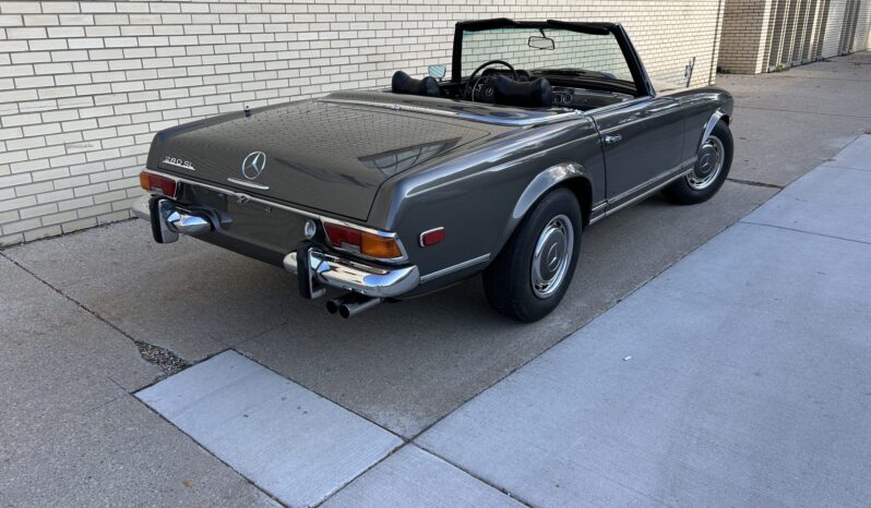 
								1970 Mercedes-Benz 280SL full									
