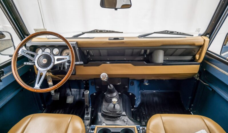 
								1997 Land Rover Defender 110 300Tdi 5-Speed full									