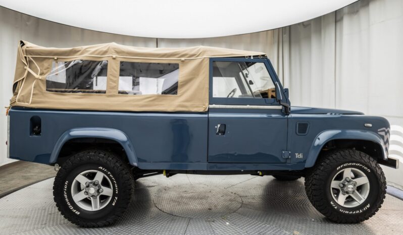 
								1997 Land Rover Defender 110 300Tdi 5-Speed full									