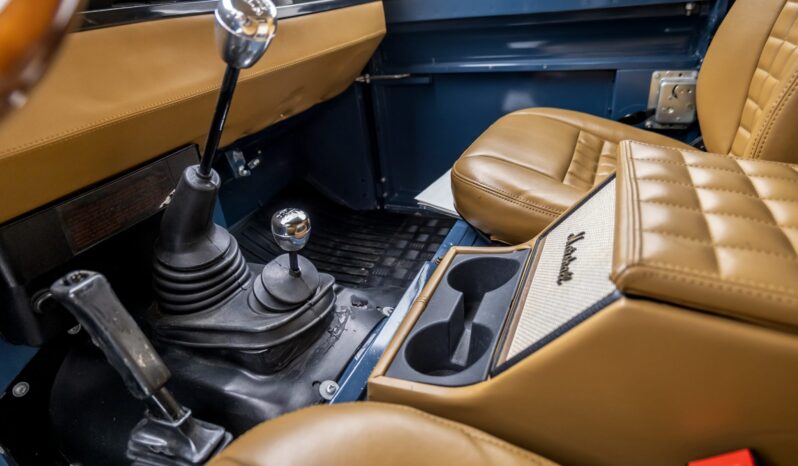 
								1997 Land Rover Defender 110 300Tdi 5-Speed full									