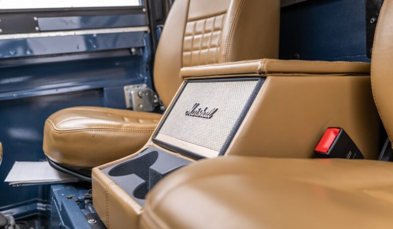 
								1997 Land Rover Defender 110 300Tdi 5-Speed full									