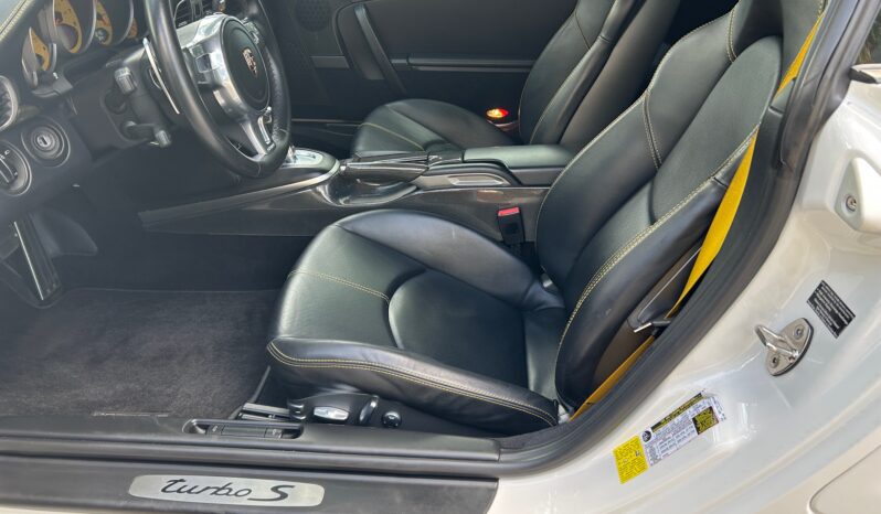 
								2013 Porsche 911 Turbo S Coupe full									