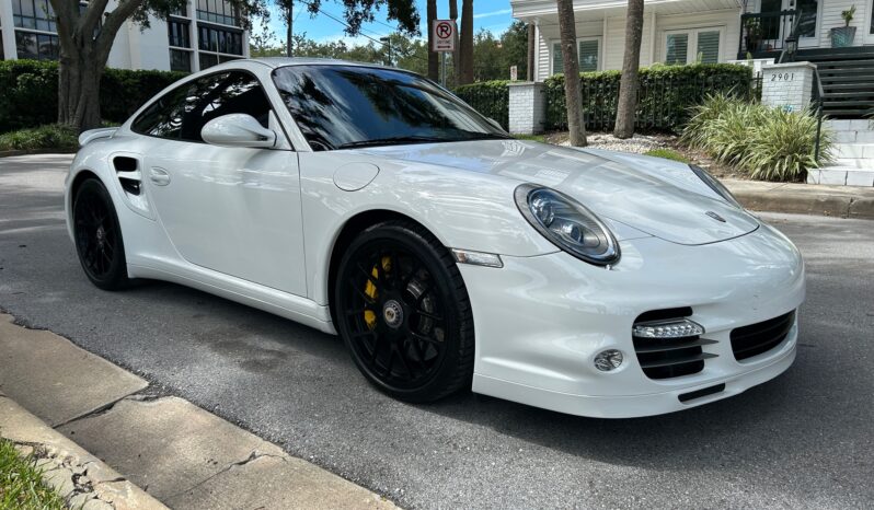 
								2013 Porsche 911 Turbo S Coupe full									