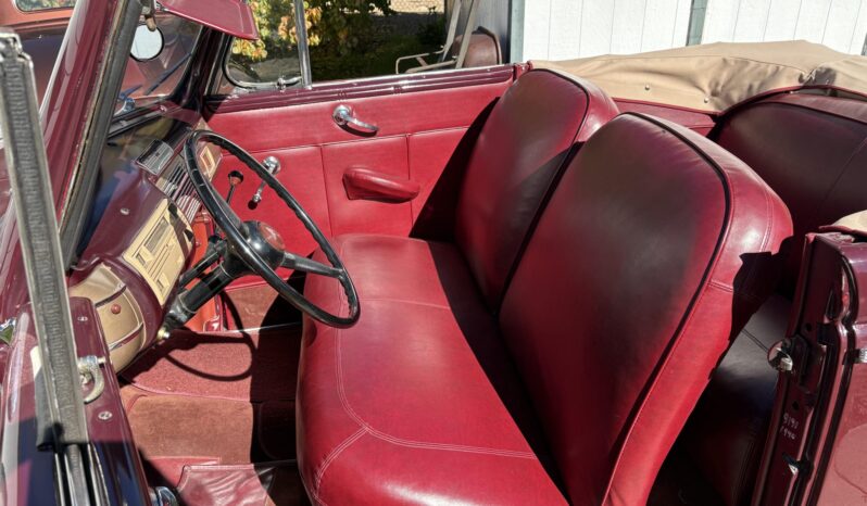 
								1940 Ford Deluxe Convertible Club Coupe full									