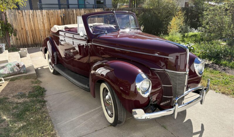 
								1940 Ford Deluxe Convertible Club Coupe full									