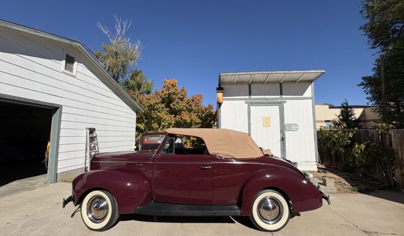 
								1940 Ford Deluxe Convertible Club Coupe full									