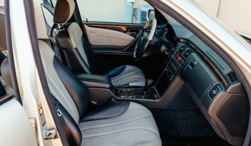 								2001 Mercedes-Benz E55 AMG full									