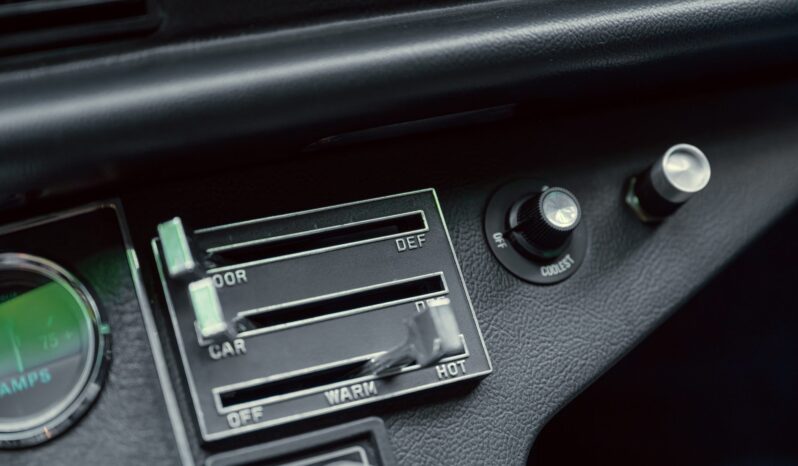 
								1973 DeTomaso Pantera full									