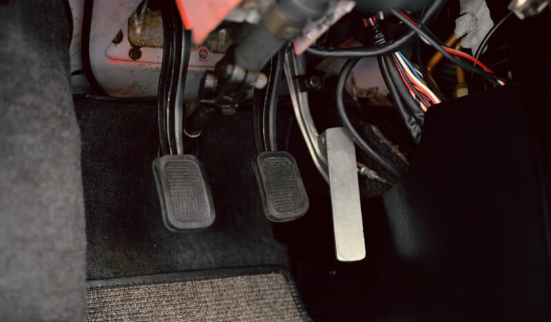 
								1973 DeTomaso Pantera full									