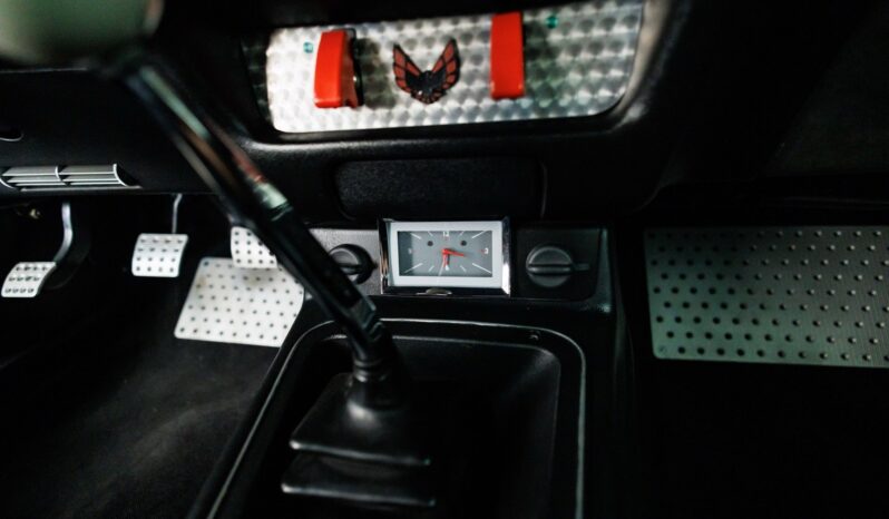 
								1976 Pontiac Firebird Trans Am Custom Restomod full									